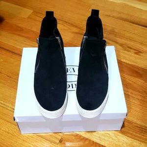 Steve Madden Wedgie Black Sued Shoe-8.5